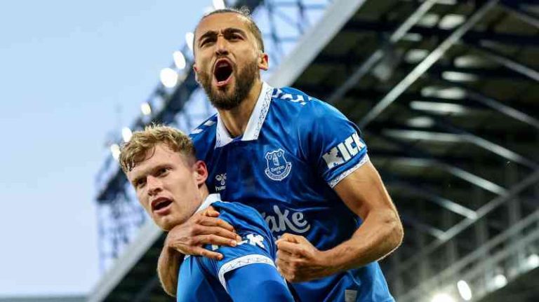 Everton se deleita al dejar el sueño del título de Liverpool en ruinas.